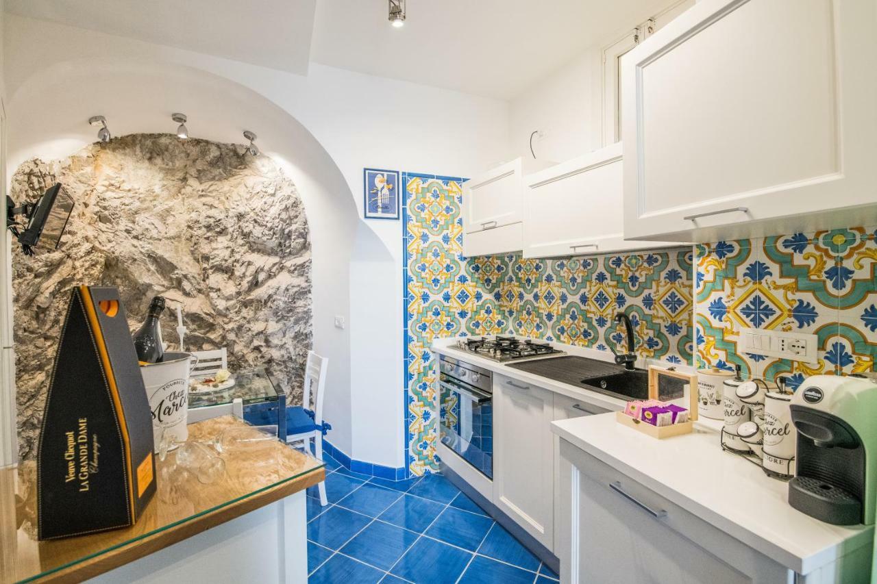 Suite Picasso Amalfi Exterior photo